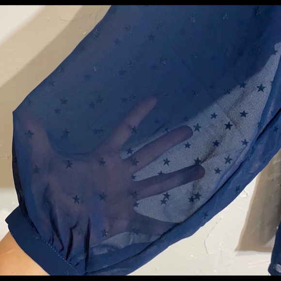 Free Generation Los Angeles Navy Flowy Blouse - Picture 2 of 3